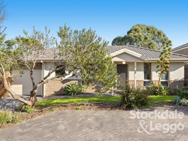 A Bright and Private Capel Sound Retreat