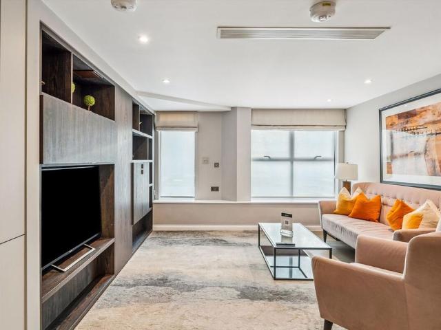 A bright and well presented one bedroom apartment in the heart of Westminster, SW1