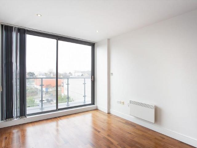A bright and well presented two bedroom flat in Qube Court, Balham SW12