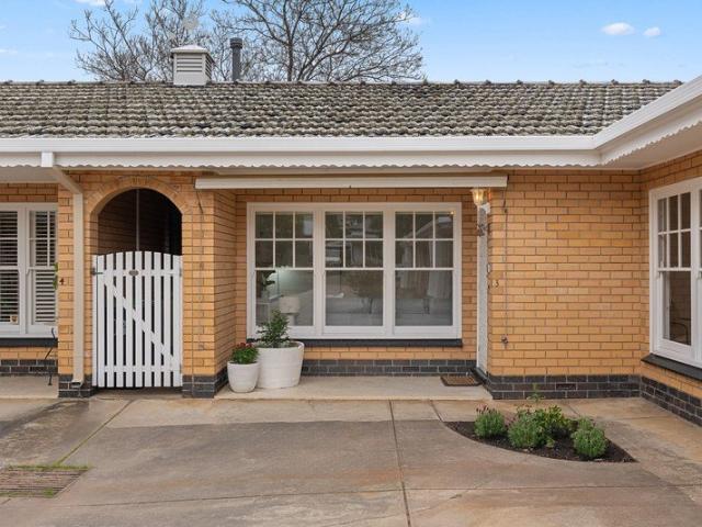 A Bright, Beautifully Updated Kensington Gardens Retreat