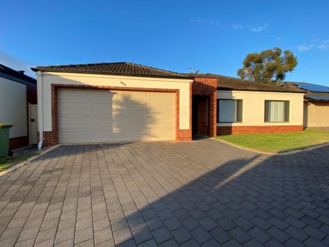 A Bright, Spacious and Low Maintenance Villa !