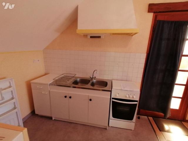 A BRUZ RUE CHOPIN Logement étudiant chez l'habitant, studio situé au deuxième étage sous comb.