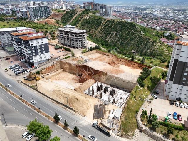 Ağcalı Mh.de Caddeye Yakın Yerinde Dönüşüm Satılık 3+1