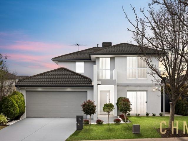 A Calm and Beautifully Considered Home in Sanctuary Lakes