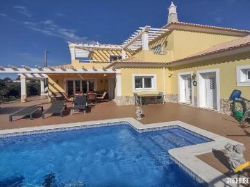 A casa v3 de 3 quartos no East Algarve para venda em Vila No. 298m² Vila Nova De Cacela