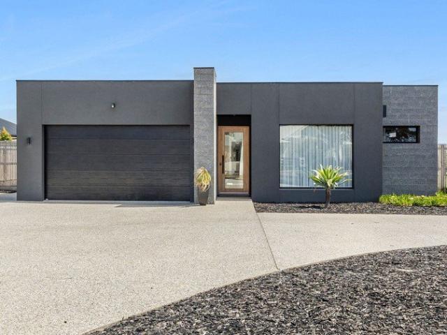 A CAPTIVATING BLEND OF STYLE, SPACE & SERENITY