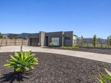 Bellbrae, Surf Coast, Victoria - Equipped kitchen