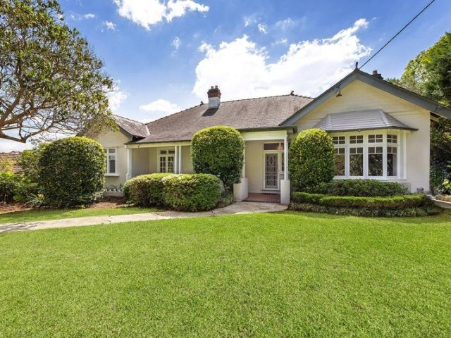A captivating classic made for today, walk to Roseville station