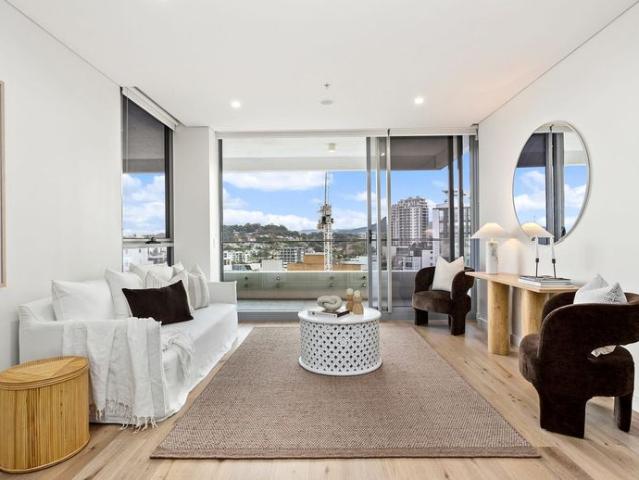 A CBD Residence in the Highly Sought Avante Building