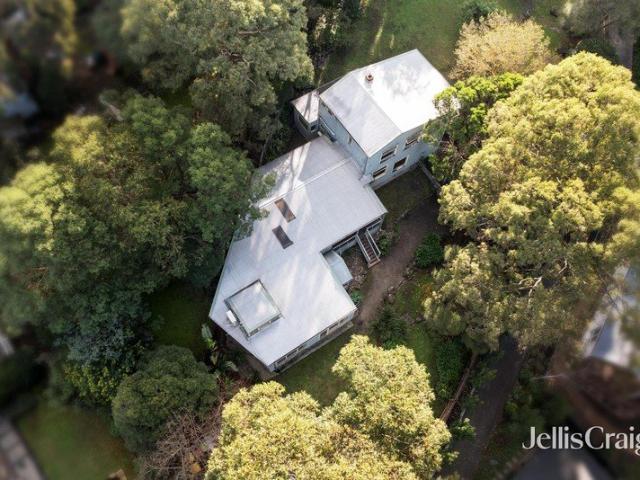 Attention Builders, Tradies & Renovators Character Filled Home on 1,309sqm approx. with Potential Subdivision Opportunities STCA