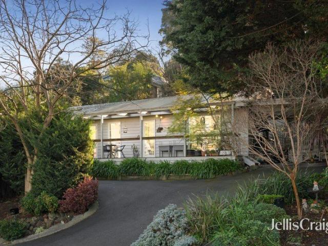 A character retreat with views & convenience