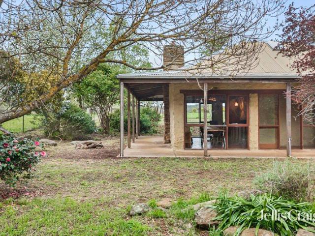 A charming mudbrick country cottage with enormous potential