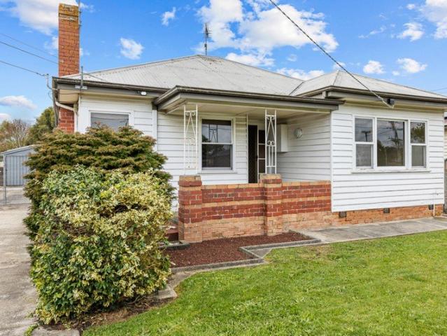 A Charming Opportunity in a Convenient Ballarat East Setting