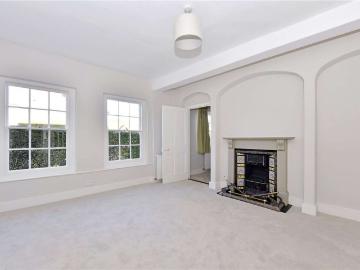 A charming character cottage in the heart of Henley