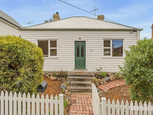 A Charming City Fringe Cottage in the Heart of West Hobart