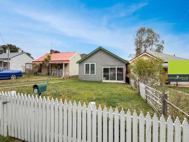 A charming compact home with plenty to offer!