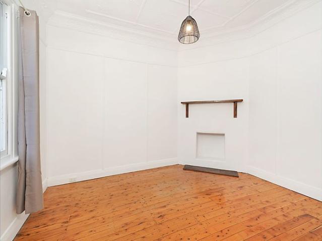 A charming cottage in a most convenient location