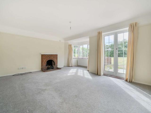 A charming detached home situated in a highly sought after rural setting