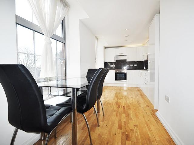 A charming double bedroom apartment in N7