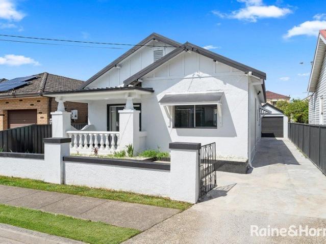 A Charming Family Home Combining Comfort and Convenience