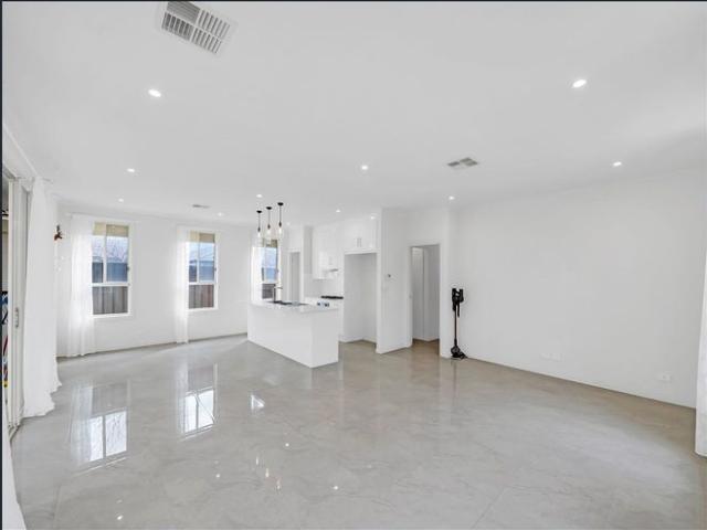 A Charming Family Home in a Sought After Neighbourhood
