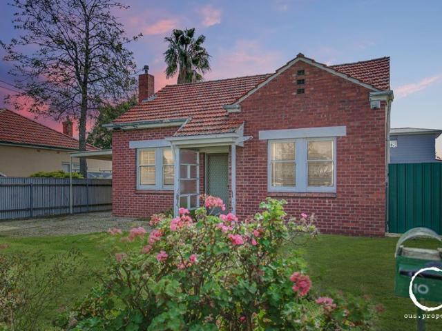 A CHARMING FAMILY HOME