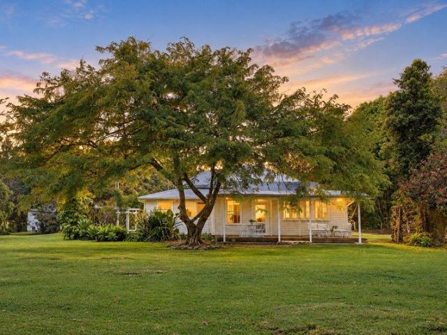A Charming Federation Farmhouse with Space to Grow on 5421m2