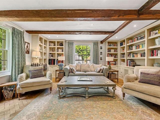 A charming seven bedroom Georgian manor house in Idyllic setting