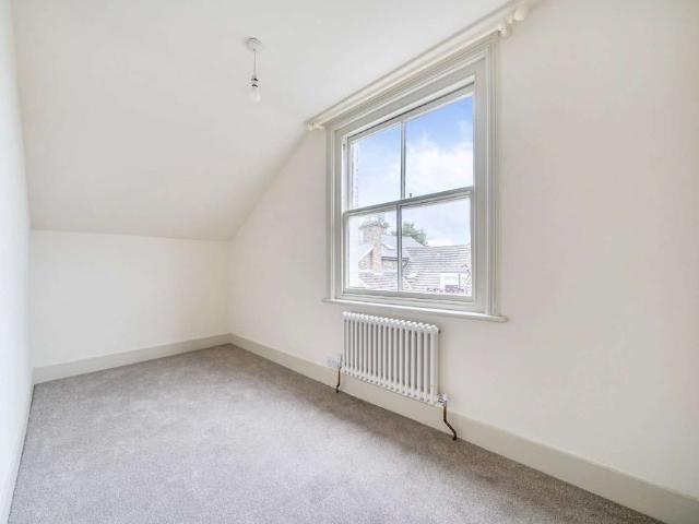 A charming two bedroom apartment in the popular village area of Tunbridge Wells