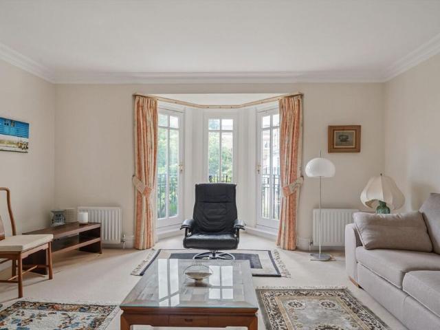 A charming three bedroom family home located in the Richmond Bridge Devlepment