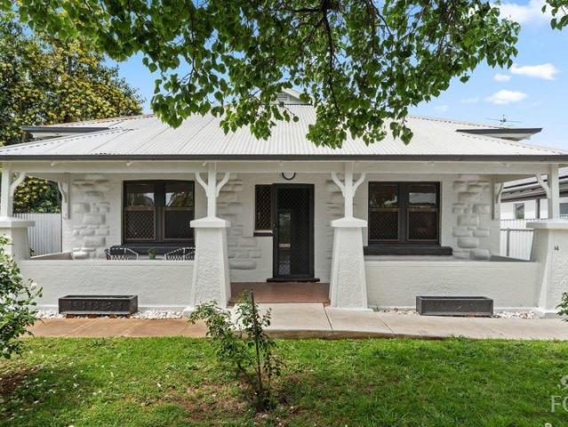 A charming 1925 Bungalow with room to grow