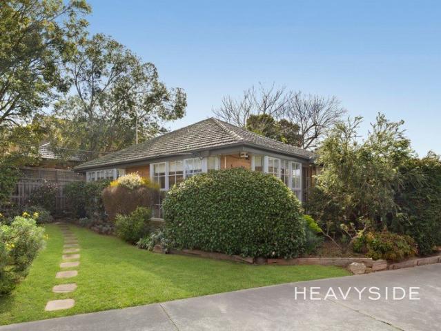 A Charming 1960 Low Maintenance Haven