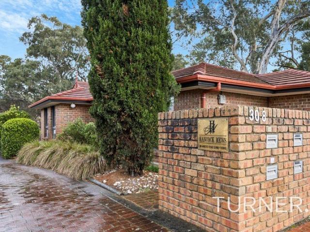A Charming 3 Bedroom Homette in a Peaceful Private Group
