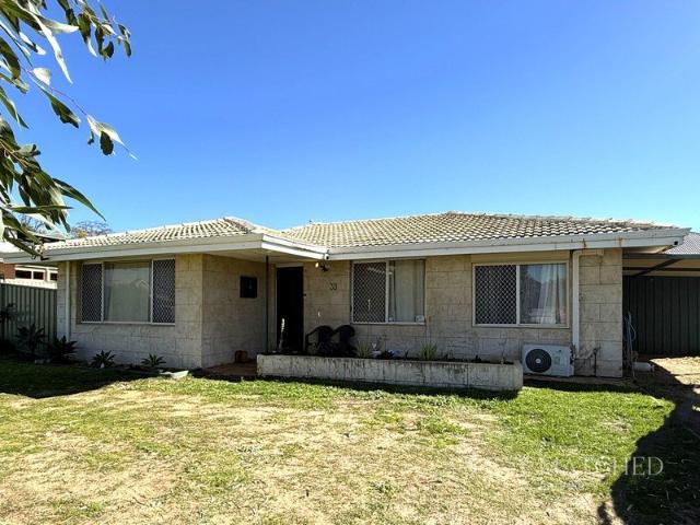 A Charming 3 x1 home in sought after, beach side Beresford