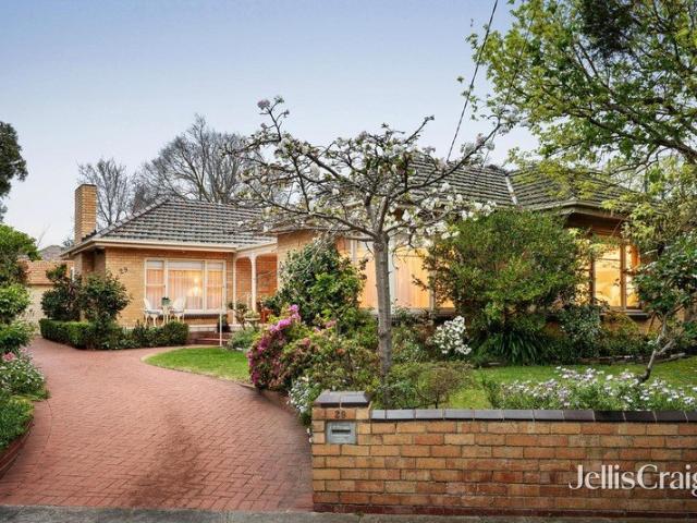 A cherished cream classic near Dendy Park