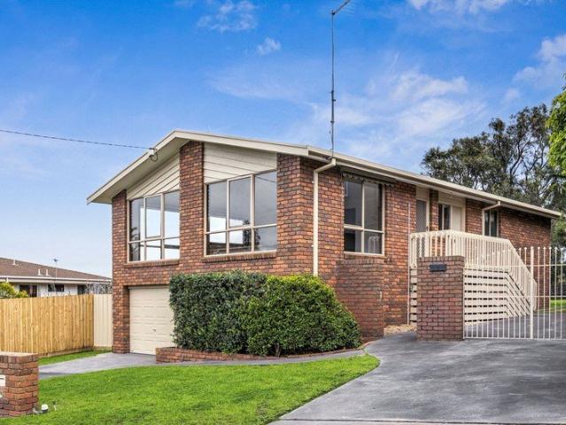 A CHERISHED FAMILY HOME WITH OCEAN VIEWS & ENDLESS POTENTIAL