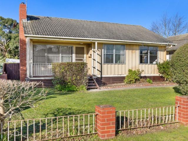 A Classic Ballarat East Home Ready for Its Next Chapter