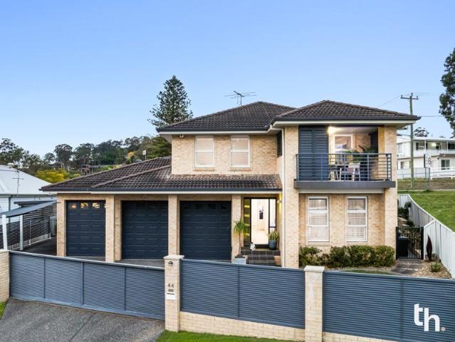A Classic Family Entertainer, Lake View Included