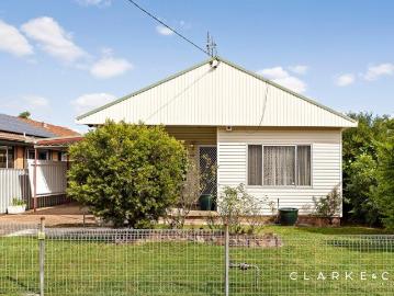 Greta, Cessnock, Narone Creek - Garden