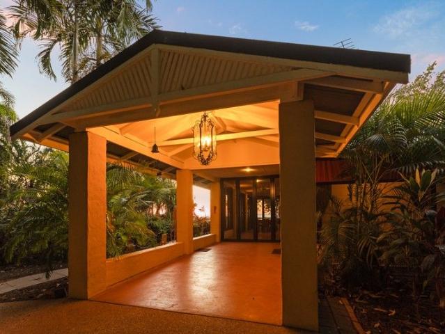 A COCONUT WELL STUNNING RESIDENCE A FAMILY HOME FOR EVERYONE