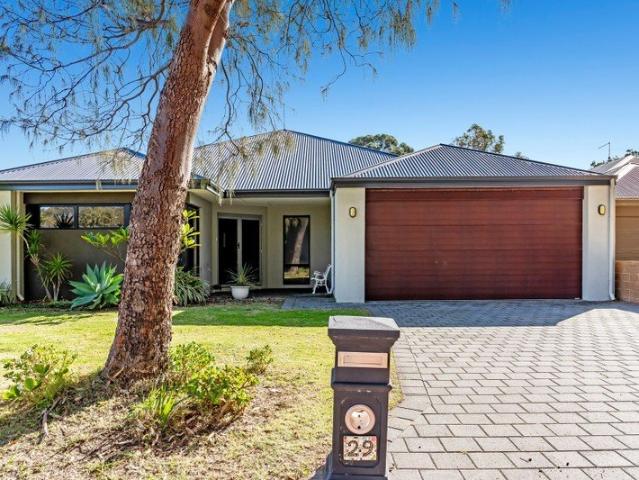 A Coastal Sanctuary of Style, Space & Sophistication in Wannanup