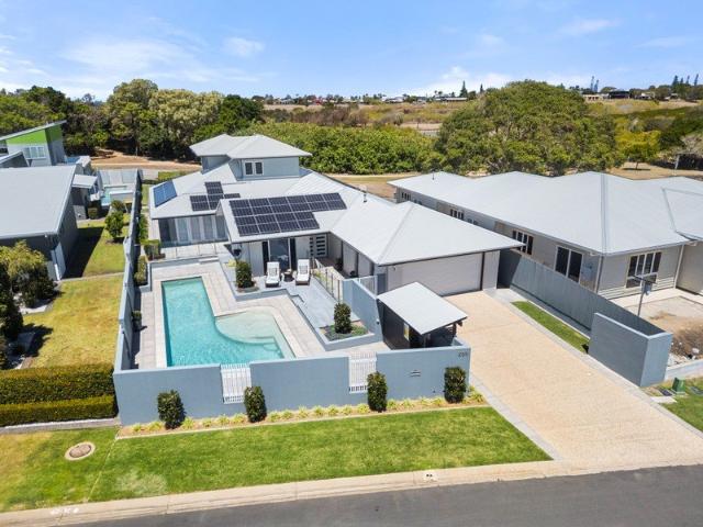 A Coastal Sanctuary of Sophistication, Space & Scenic Living