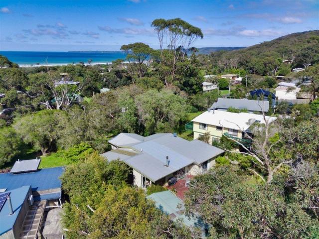 A Coastal Retreat for Family, Friends and Summer Memories A Short Stroll to Waratah Bay Beach