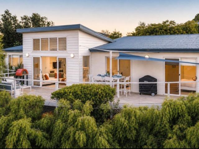 A Coastal Retreat Made for Easy Living