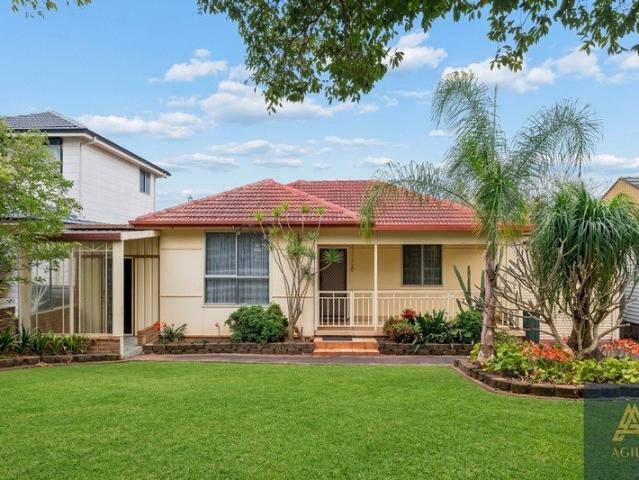 A comfy, convenient home or a blank canvas! Your choice!