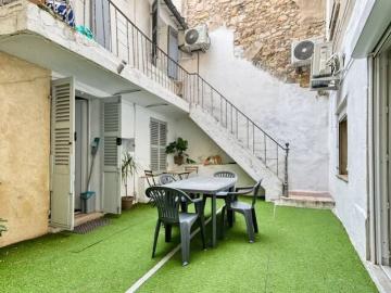 A comfortable and practical 3 bedroom pied à terre for your holidays, Marseille Amsterdam Apartments for Rent