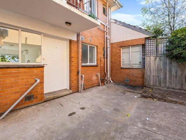A Comfortable, Easy Living Home in a Peaceful Pascoe Vale Pocket