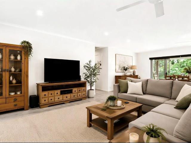 A Complete Dual Living Acreage Retreat