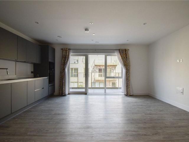 A contemporary 2 bedroom second floor apartment to rent at the Marleigh Park development located to the east of the City. Secure parking. Unfurnished