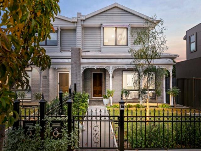 A Contemporary Transformation Perfect for Larger Families